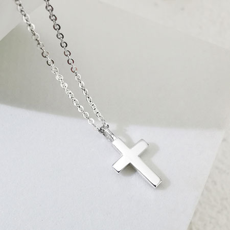 Women\'s Platinum Cross Pendant Necklace